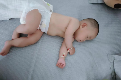 金昌几个月宝宝会抬头